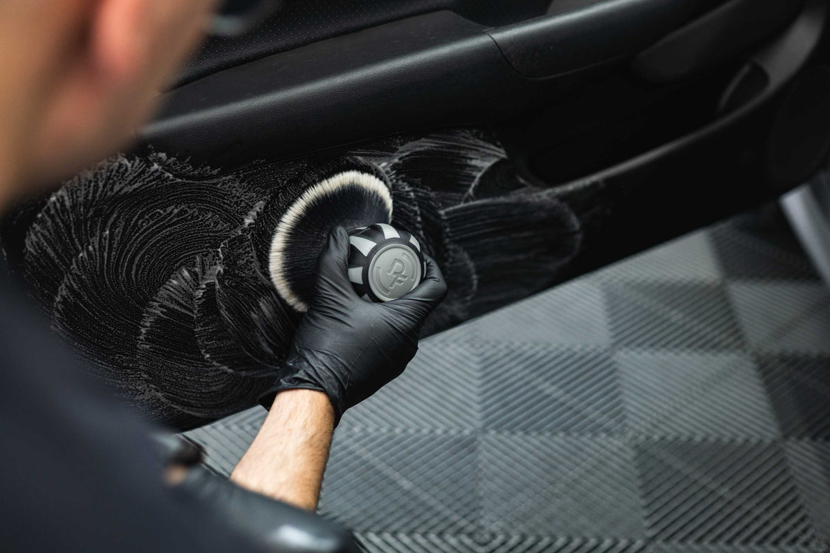 The Rag Company Curveball XL Synthetic Wheel Brush Grey