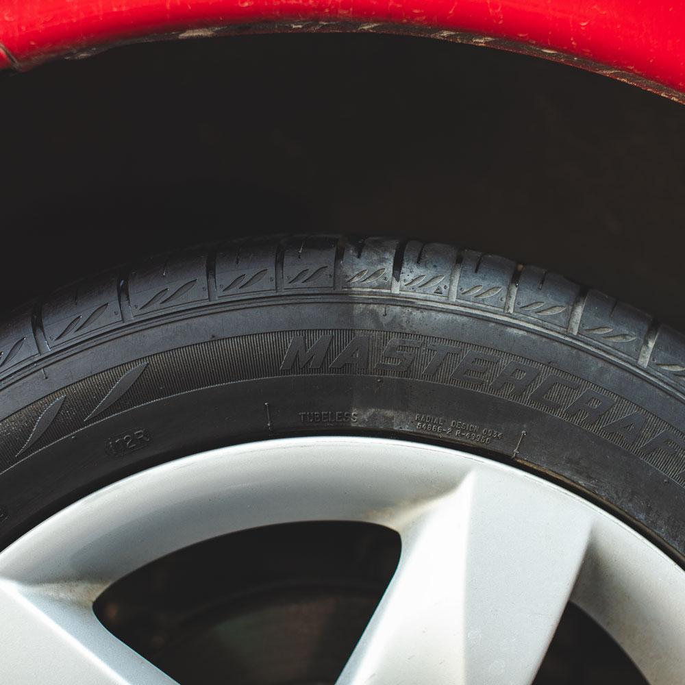 P&S Shine All Performance Dressing tire, vinyl and leather 1 Gallon (128oz) before and after